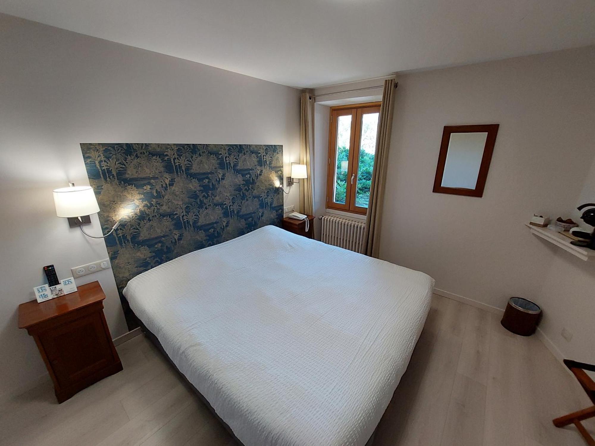 Logis Hotel Restaurant Du Pont Ambialet Ngoại thất bức ảnh