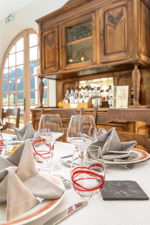 Logis Hotel Restaurant Du Pont Ambialet Ngoại thất bức ảnh