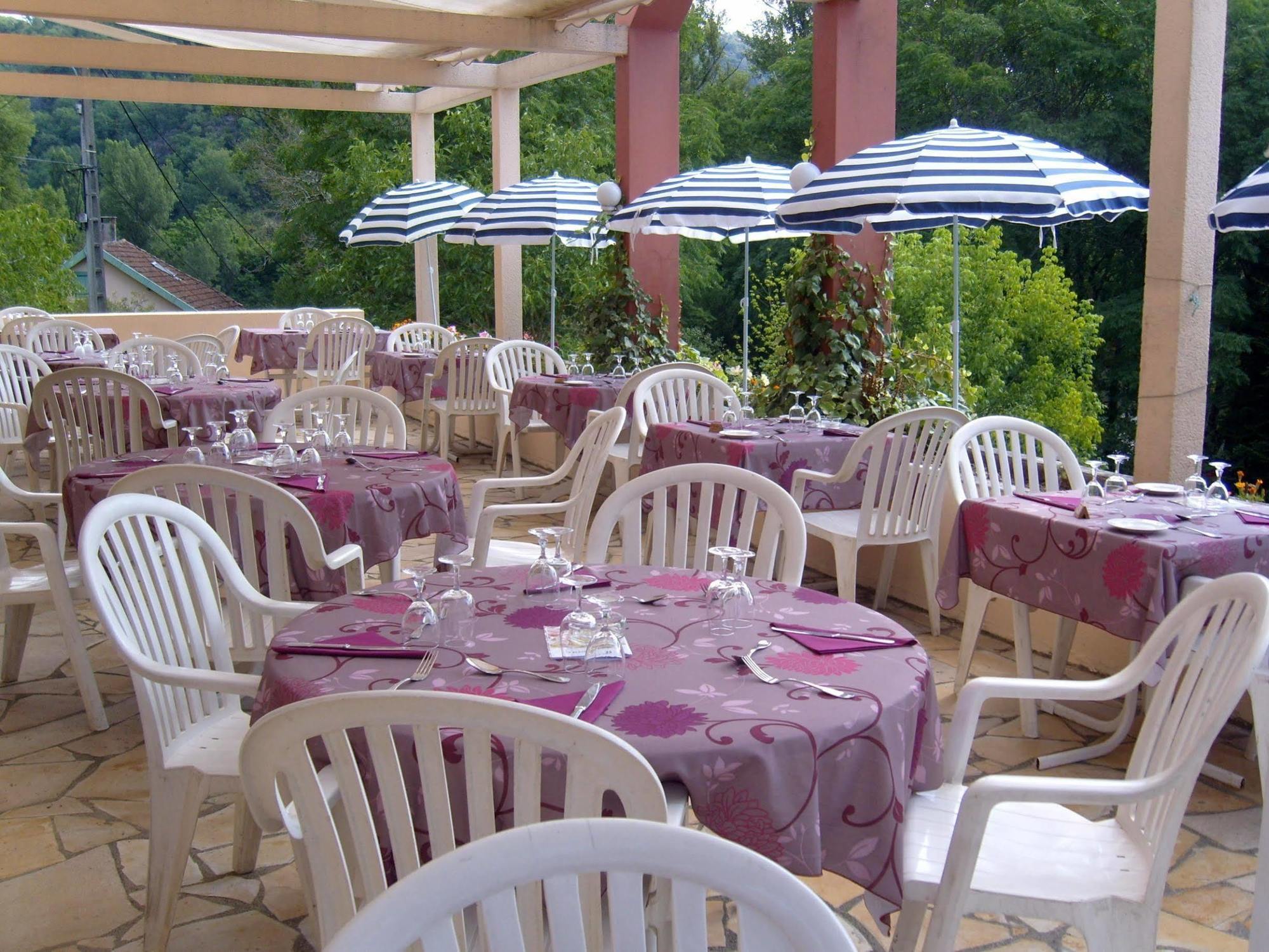 Logis Hotel Restaurant Du Pont Ambialet Ngoại thất bức ảnh